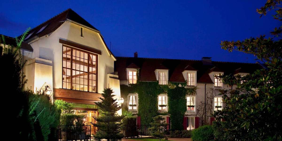 Manoir De Gressy : Un Hôtel Piscine Proche Paris pour un Séjour Élégant à la Campagne