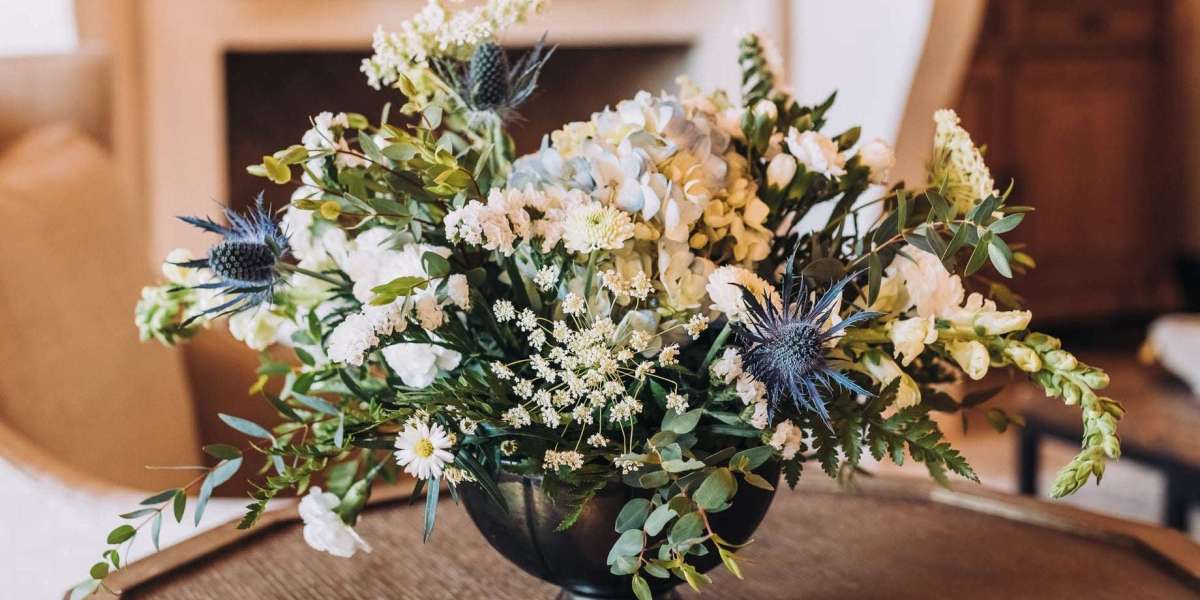 Popular Seasonal Flowers for Weddings and Events
