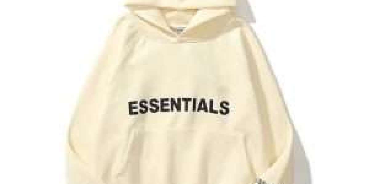 Essential Hoodie with Logo Print – Comfortable Everyday Outfit
