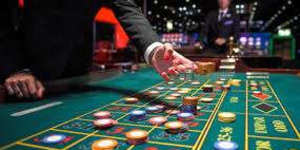 Populaire Casinospellen Uitgelegd: Slots, Blackjack  Roulette