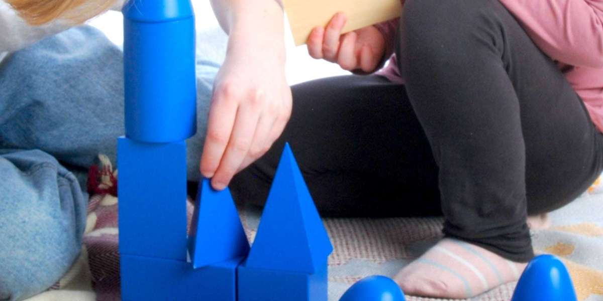 Pedagogiske leker som engasjerer hele familien