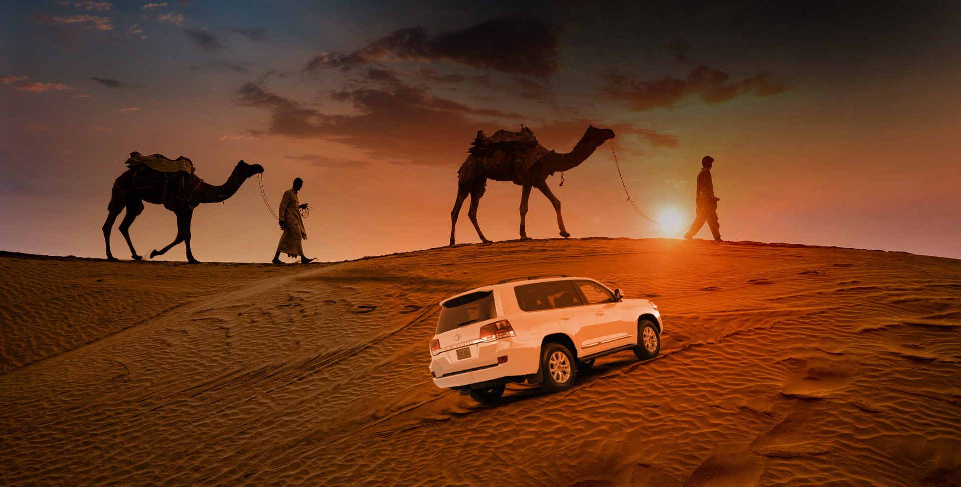 Camel Trekking & Couples Desert Dining In Abu Dhabi