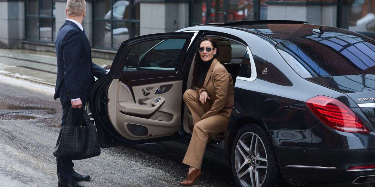 Luxury Car Service Dallas – Ride in Style with Rumaanlimo Chauffeur Services