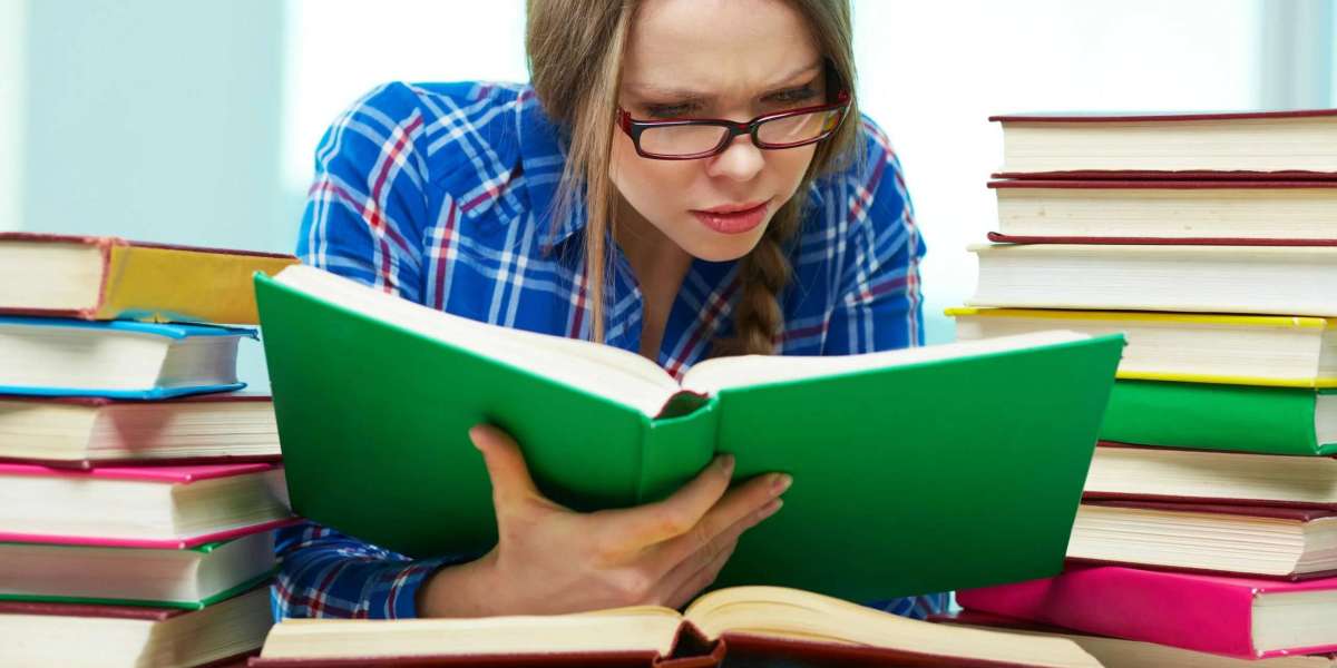 Top Qualities to Look for When Hiring Paper Helpers in Canada