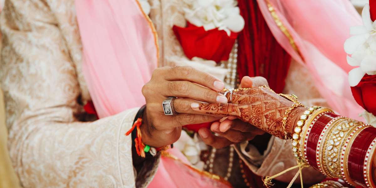 Top Features to Look for in a Reliable Maratha Matrimony Platform