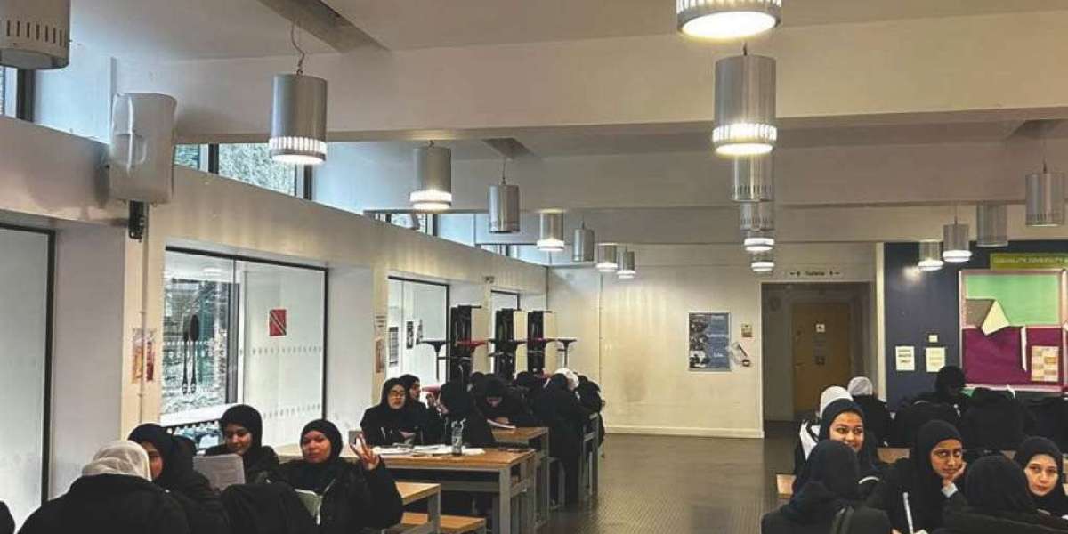 Islamic Schools in the UK — Blending Faith, Knowledge, and Modern Education
