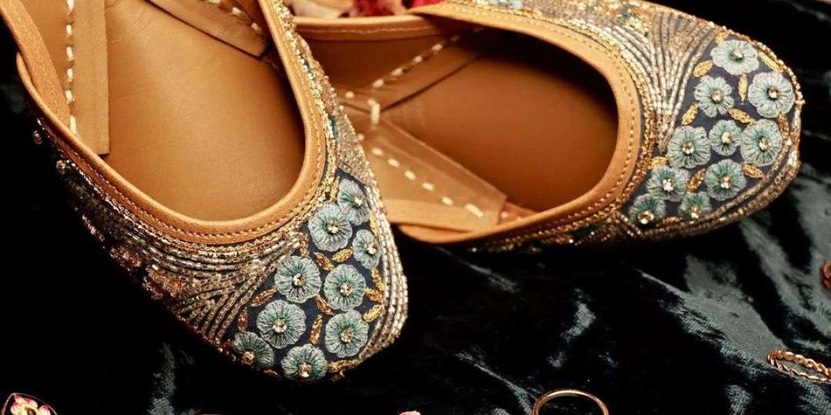 Bridal Juttis Inspired by Traditional Indian Bridal Motifs