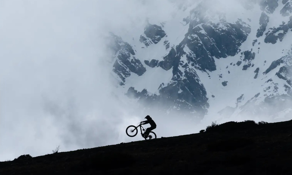 L’evoluzione dell’EMTB Libertà Prestazioni e Nuove Possibilità sui Trail della Liguria