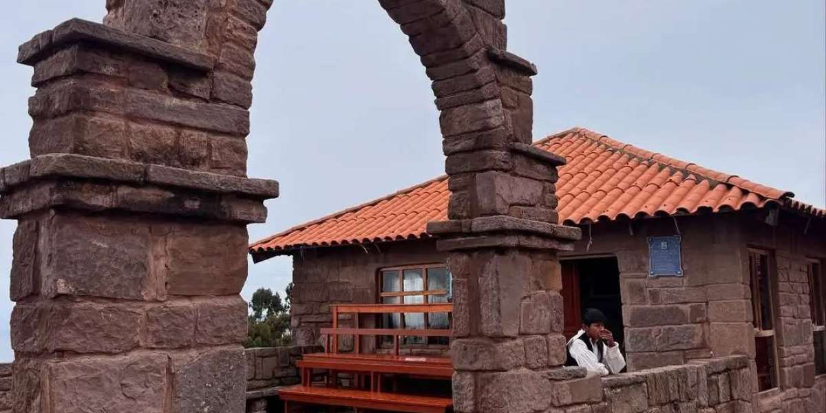 What to Pack for a Perfect Humantay Lake Tour