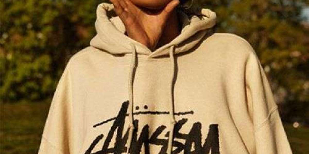 Winter Streetwear in Berlin: Elevate Your Cold-Season Style with Stüssy and the Iconic Stüssy Hoodie