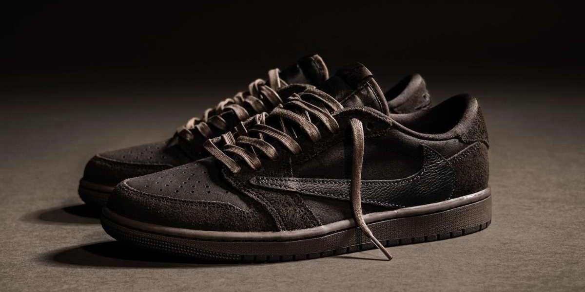 How the Fear of God Essentials Hoodie Became a Streetwear Staple