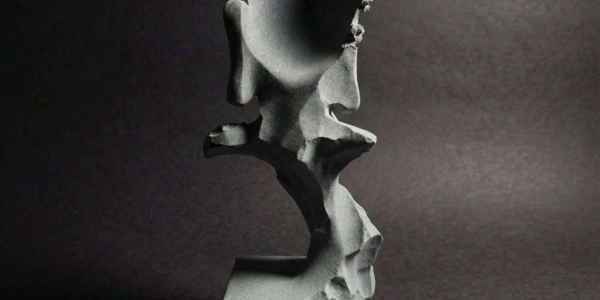 Shaolin Culture: The Quiet Sakyamuni Statue and Traditional Monk Wear