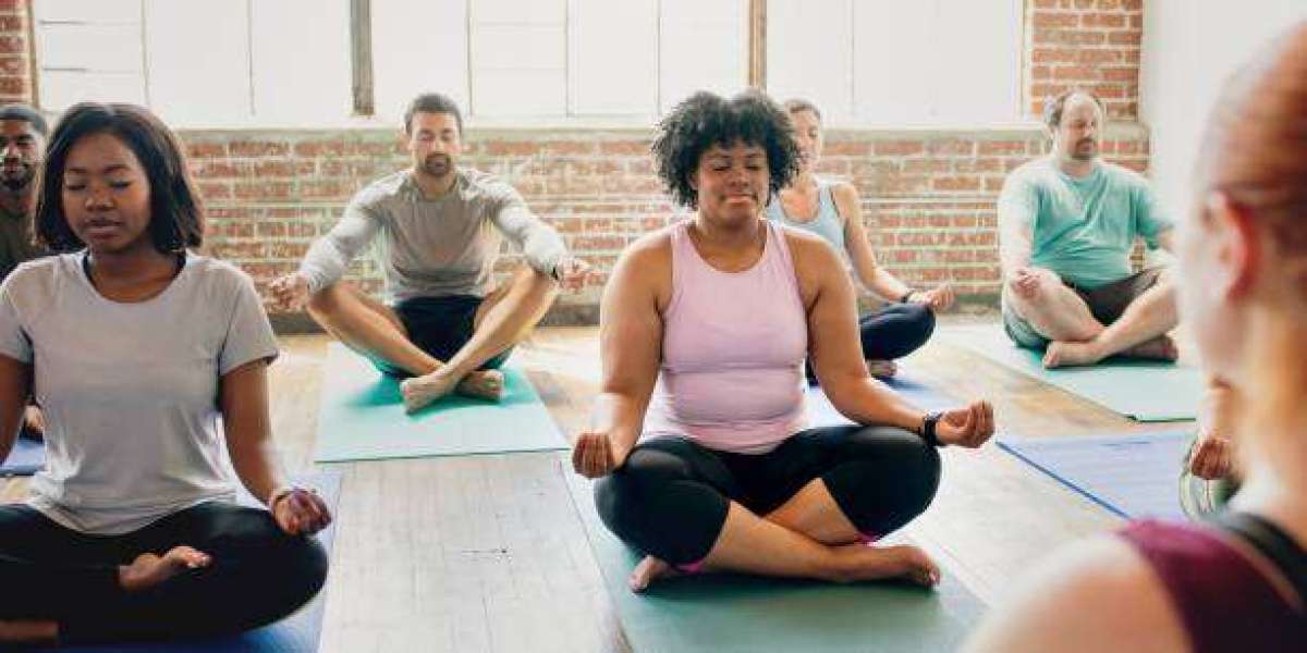 Faire du Yoga Chez Soi pour un Bien-Être Naturel et Durable