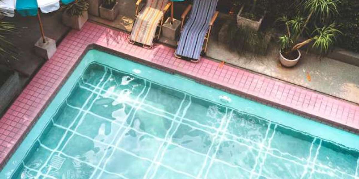 How Professional Palm Coast Pool Service Saves You Money on Repairs