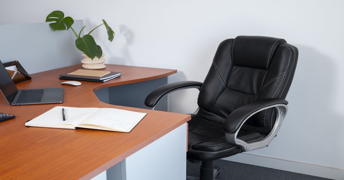 How to Inspect a Used Office Table: A Buyer’s Checklist for the Houston Market - Blogingers