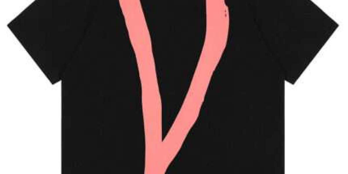 Vlone Love Shirt – A Bold Expression of Street Culture