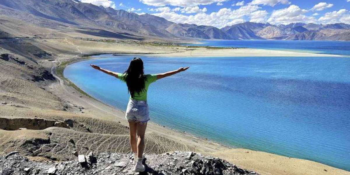 Best Ladakh Tour Packages 2026 – Budget, Luxury & Adventure Deals