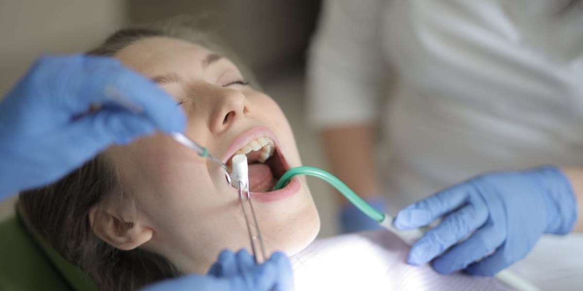 Why Choosing the Right Dental Clinic in Surat Is Important for Your Oral Health