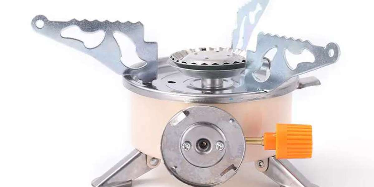 Using Portable Windproof Folding Gas Stove for Camping and Hiking